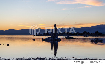 Tufa towers rock formation in Mono Lake. Sunny Sunrise Tufa towers rock formation in Mono Lake. Sunny Sunrise 91029242