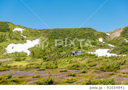 一切経山 酸ヶ平避難小屋 春 一切経山 酸ヶ平避難小屋 春 91034941