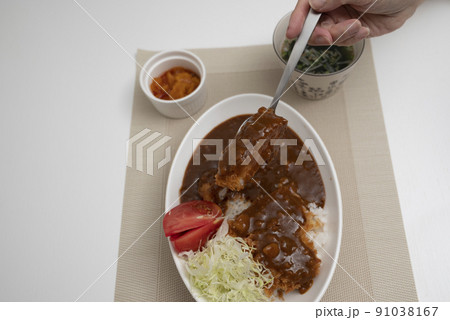皆んな大好きカツカレースプーン上げ 91038167