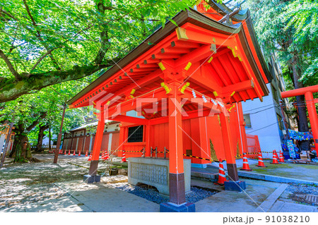 東京　新宿区　歌舞伎町の都市風景　花園神社 91038210