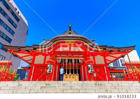 東京　新宿区　歌舞伎町の都市風景　花園神社 91038233