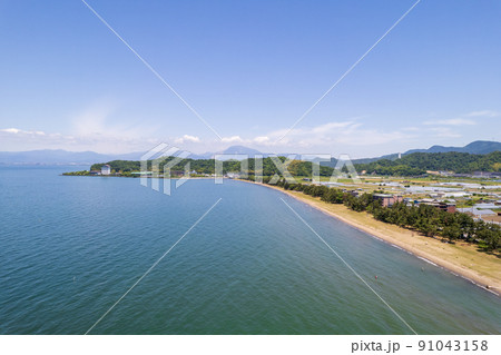 琵琶湖湖畔の松原水泳場と田園風景をドローン撮影|滋賀県彦根市 琵琶湖湖畔の松原水泳場と田園風景をドローン撮影|滋賀県彦根市 91043158