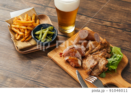 ビールのおつまみ　肉料理　バル 91046011