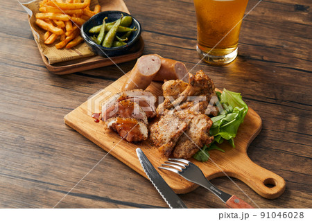 ビールのおつまみ 肉料理 バル ビールのおつまみ 肉料理 バル 91046028