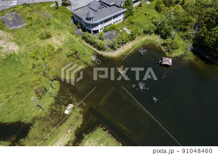 洞爺 西山山麓火口を空撮（西新山沼） 91048460