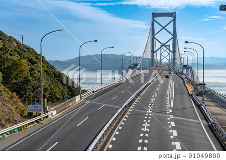徳島県鳴門市 うずしおのある鳴門海峡を渡る大鳴門橋 徳島県鳴門市 うずしおのある鳴門海峡を渡る大鳴門橋 91049800