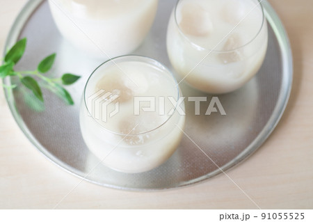 米糀だけで作った昔ながらの冷やし甘酒 米糀だけで作った昔ながらの冷やし甘酒 91055525