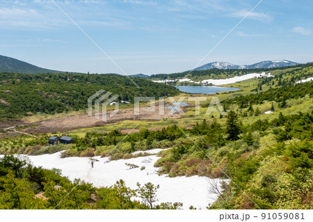 一切経山から望む 蓬莱山 磐梯山 残雪 一切経山から望む 蓬莱山 磐梯山 残雪 91059081