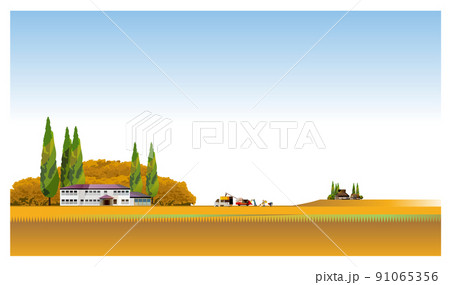 古民家のある美しい日本の山里の風景。収穫の秋、稲刈りに励む人々。　 91065356