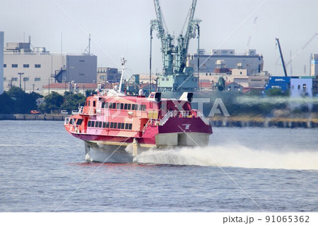 海面を爽快に疾走…東京港内を翼走するジェットホイル 91065362
