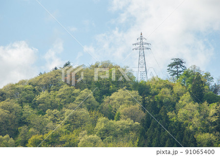 送電線と山 送電線と山 91065400