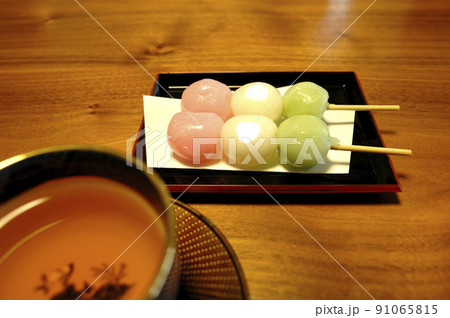 お茶菓子　三色団子 91065815