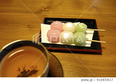 お茶菓子　三色団子 91065817