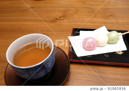 お茶菓子 三色団子 お茶菓子 三色団子 91065836