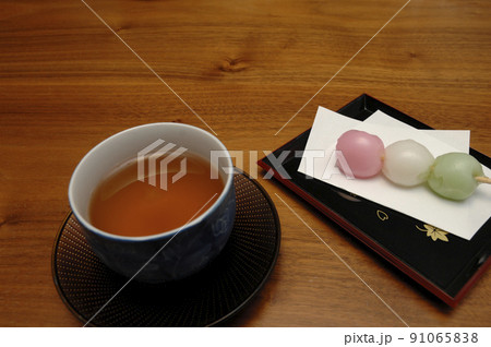 お茶菓子　三色団子 91065838