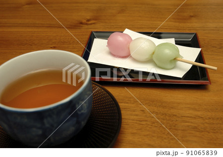 お茶菓子 三色団子 お茶菓子 三色団子 91065839