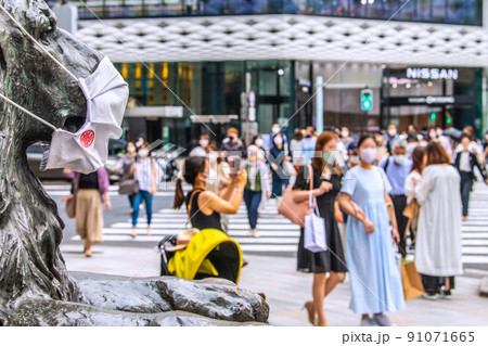 日本の東京都市景観 6月中旬だがいまだコロナ禍。それでも多くの人出=6月20日、銀座 日本の東京都市景観 6月中旬だがいまだコロナ禍。それでも多くの人出=6月20日、銀座 91071665