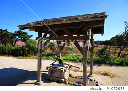 昔の日本家屋のライフライン、井戸 91072023