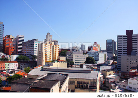 サンパウロの市街風景と青空 ブラジル サンパウロの市街風景と青空 ブラジル 91076387