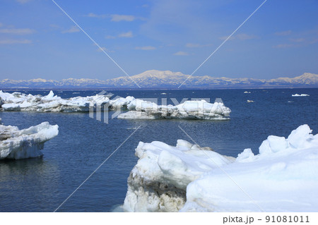 流氷のオホーツク海と北方領土 91081011