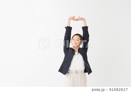 働く女性　上半身 91082627