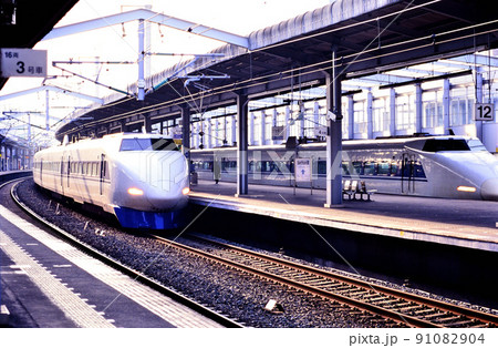 2003年　100系K52編成ひかりとP6編成こだま 91082904