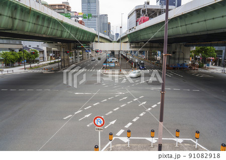 大阪市西区西本町　中央大通　阿波座1交差点 91082918