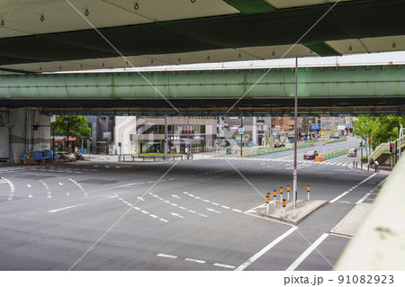 大阪市西区西本町　中央大通　阿波座1交差点 91082923