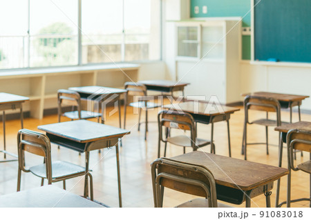 学校の教室 91083018