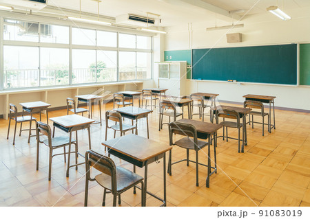 学校の教室 91083019