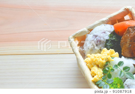 梅雨時に適した弁当　水分少な目ヘルシーカラフルおかず 91087918