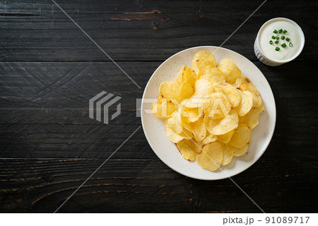 potato chips with sour cream 91089717