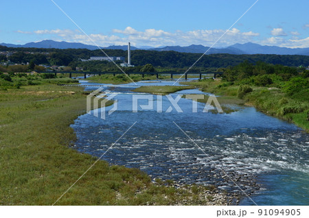 秋の多摩川　昭島市多摩大橋付近 91094905