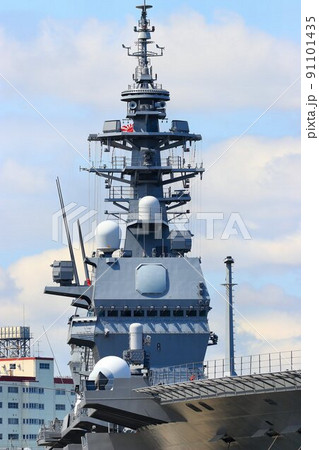 軍港・横須賀にて…護衛艦いずも 91101435