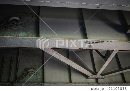 下から見る橋桁 91105058