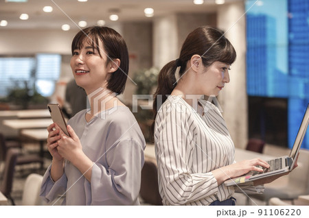 女性カジュアルビジネスイメージ 91106220