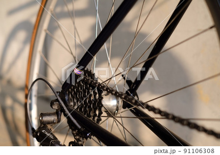 自転車の後輪とチェーン 自転車の後輪とチェーン 91106308