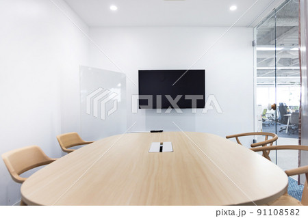 ガラス張りの会議室 91108582