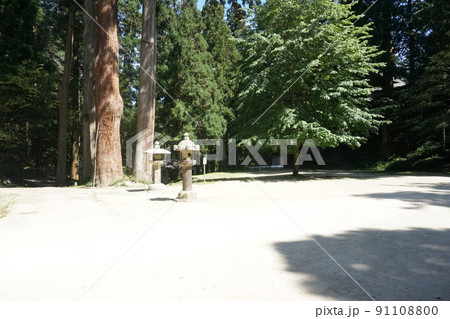 比叡山延暦寺、西塔の釈迦堂前の風景 比叡山延暦寺、西塔の釈迦堂前の風景 91108800