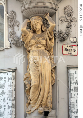 Detail at Jugendstil house in the Graben street in the center of Vienna, Austria 91109038
