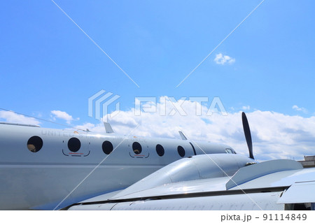 プロペラと青空 飛行機と青空 プロペラと青空 飛行機と青空 91114849