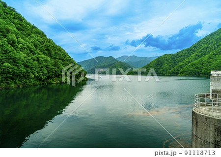 徳山湖 岐阜県揖斐川町 徳山湖 岐阜県揖斐川町 91118713