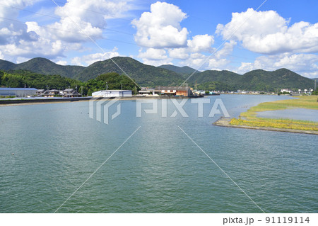 2021年夏。赤穂線の西大寺駅から播州赤穂間の車窓からの風景 2021年夏。赤穂線の西大寺駅から播州赤穂間の車窓からの風景 91119114
