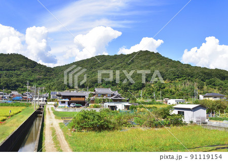 2021年夏。赤穂線の西大寺駅から播州赤穂間の車窓からの風景 2021年夏。赤穂線の西大寺駅から播州赤穂間の車窓からの風景 91119154