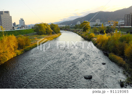 豊平川沿いの風景 豊平川沿いの風景 91119365