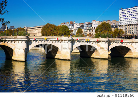 Pont Neuf over Seine river in Paris Pont Neuf over Seine river in Paris 91119560