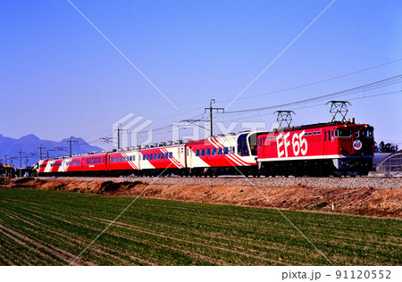 1999年　両毛線を行くEF651118初詣臨　 91120552