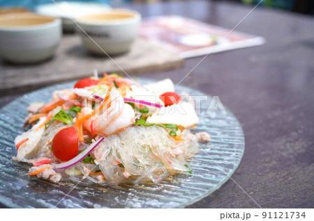 タイ料理　ヤムウンセン　シーフード　春雨　サラダ 91121734