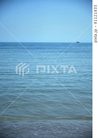 日本海　海　岩　海岸　水平線 91121835