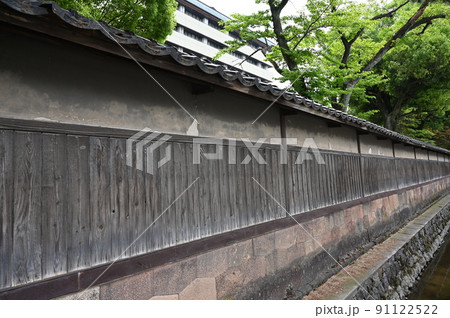 奥村家(宗家)上屋敷跡土塀　辰巳用水　金沢市 91122522